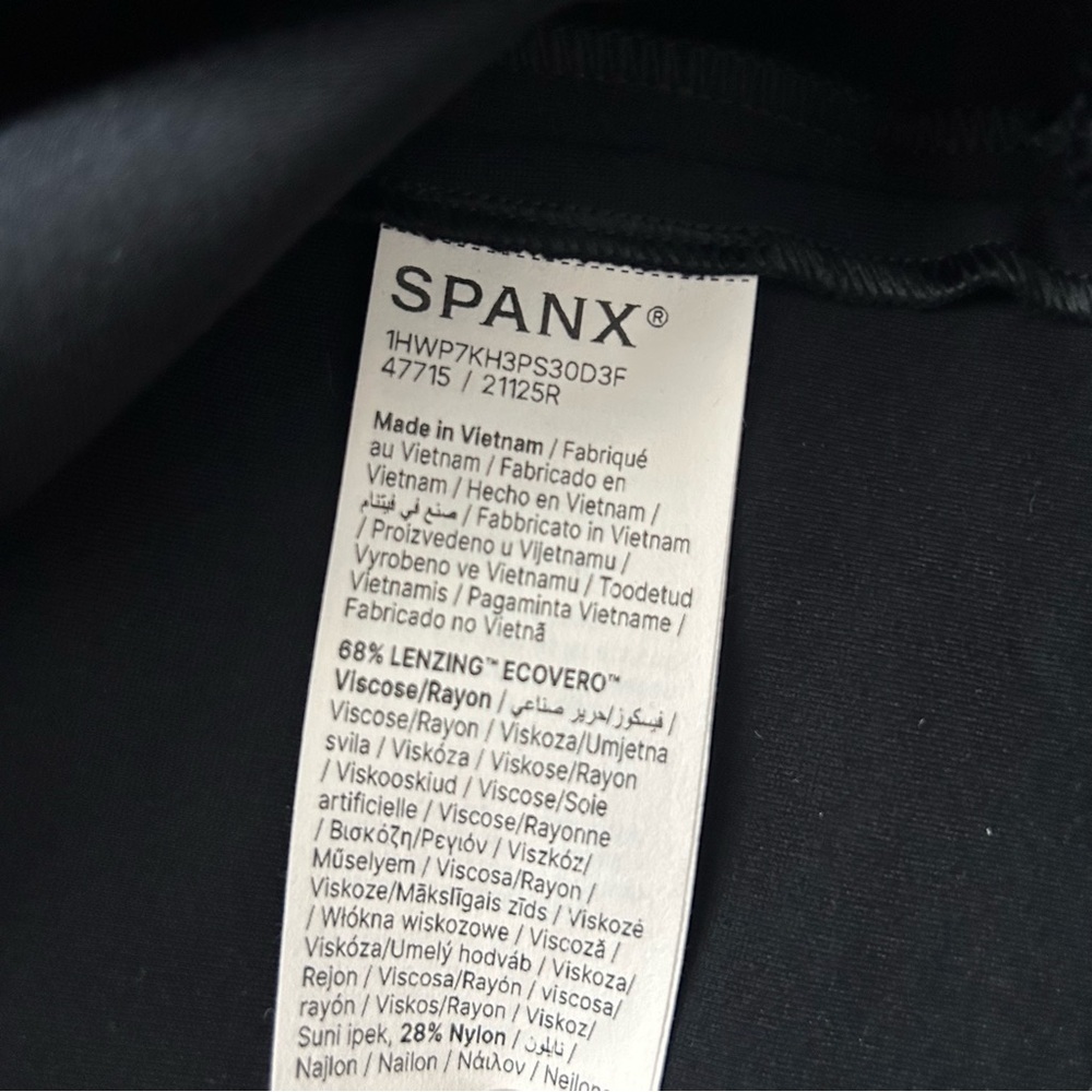 SPANX Belted Sleeveless Ponte Cargo Dress - Picture 9 of 9